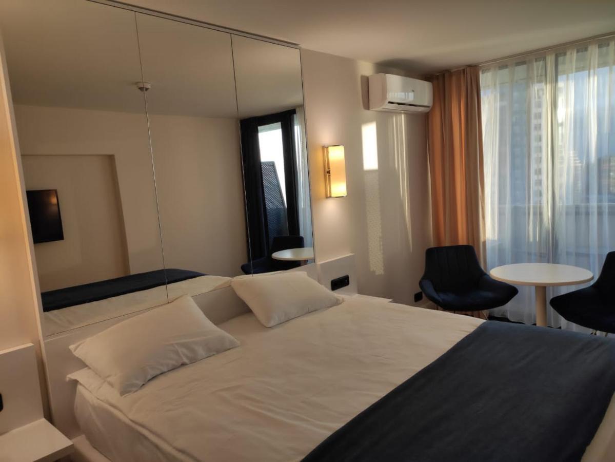 Apartament Orbi City- Ximshiashvili 7 バトゥーミ エクステリア 写真
